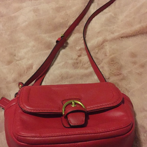 coach red sling bag